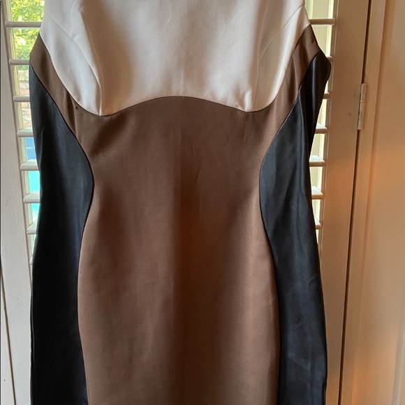 RILEY SLEEVELESS DRESS - Picture 3 of 7